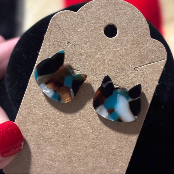 Simplified Cat Face Shape Blue Calico - Resin Stud Earrings, Gift for Cat Lover - Picture 4 of 6